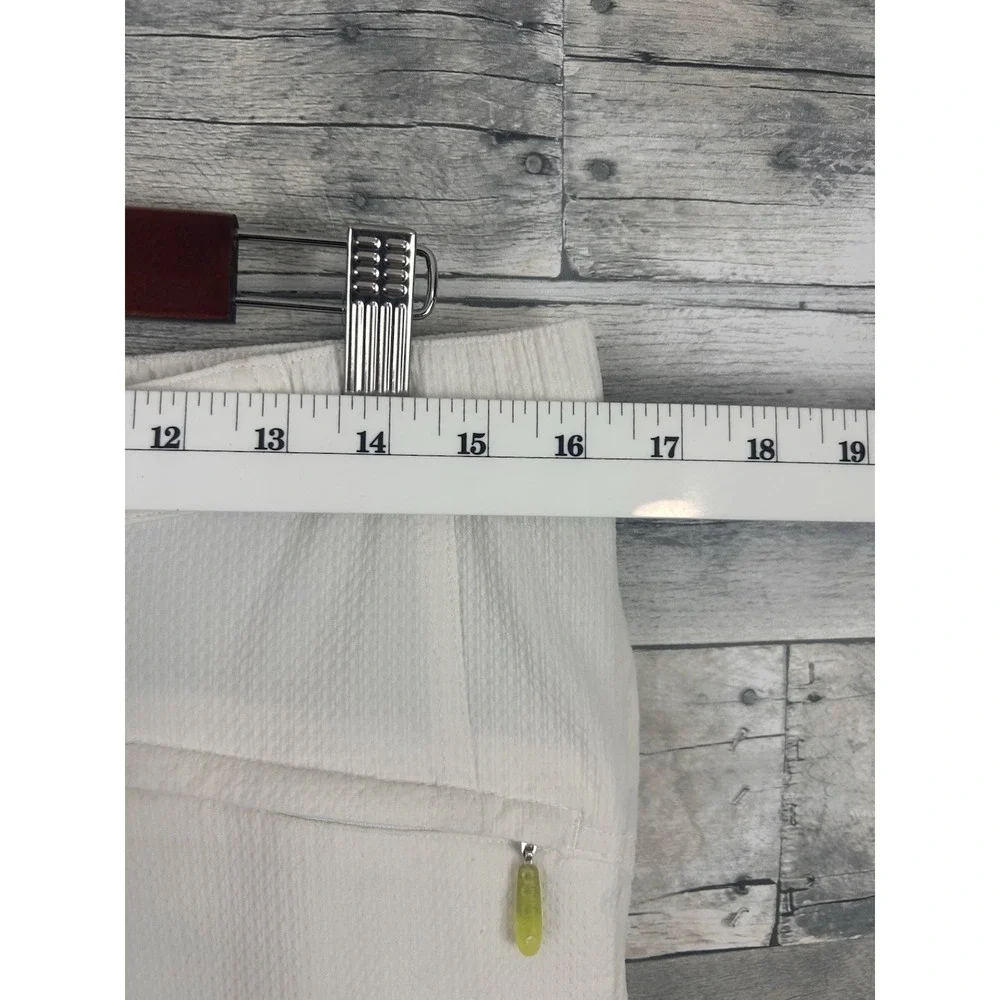 Nike Sphere Dry White Medium Textured Capri Pants White Athletic